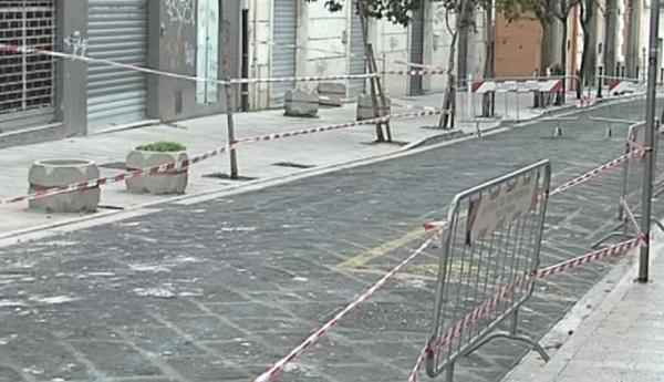 ATTENZIONE! CADONO CALCINACCI NEI PRESSI DI VIA DEL POPOLO A POTENZA!