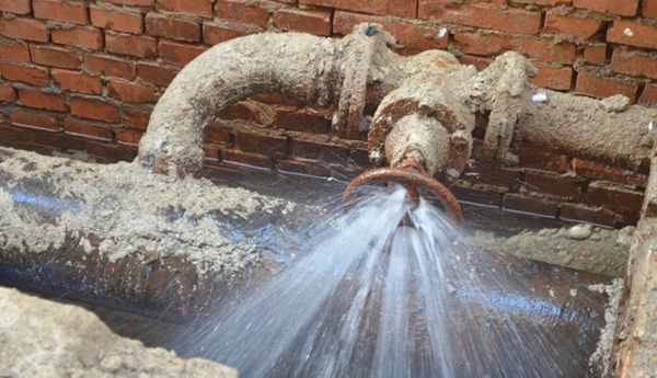 ATTENZIONE! SCOPPIATO TUBO DELL'ACQUEDOTTO A POTENZA, ECCO TUTTE LE VIE SENZA ACQUA!