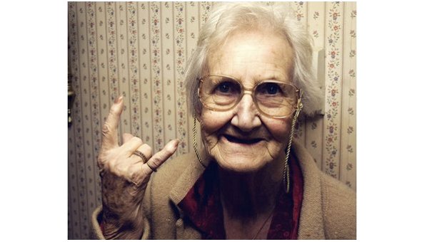 NONNINA DI 103 ANNI SI FRATTURA IL FEMORE, OPERATA CON SUCCESSO, UN PLAUSO AI NOSTRI OSPEDALI!