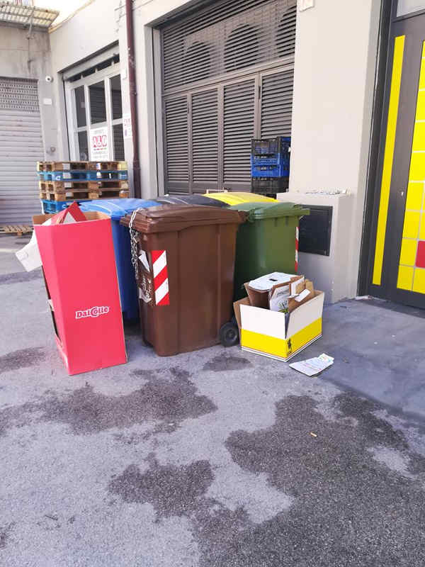 spazzatura rione mancusi5